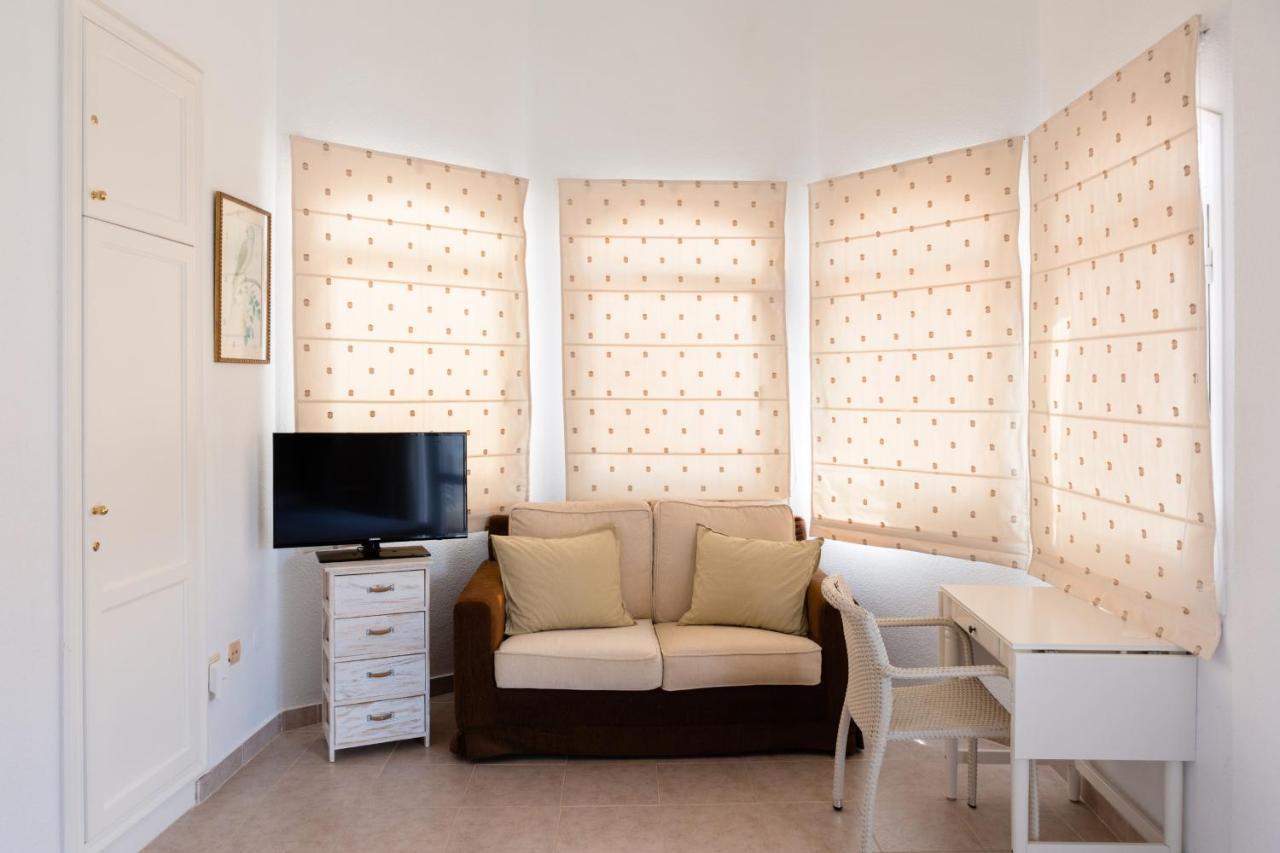 Homeforguest Apartamento Con Piscina A 50M Del Mar En La Caleta 아데제 외부 사진